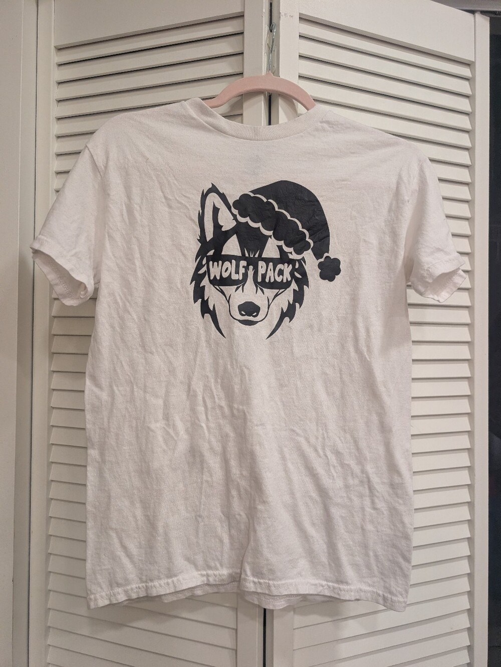 Wolf Pack Graphic Tee - White Christmas To E Kids Tee Size Small